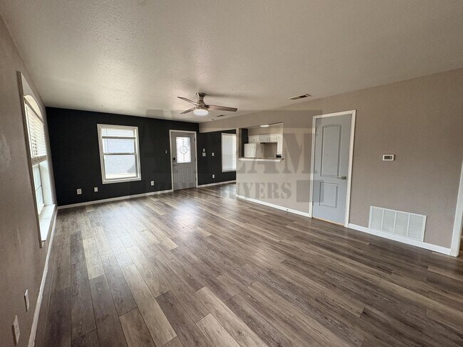 Foto del edificio - Beautifully updated 1-bedroom, 1-bathroom home!