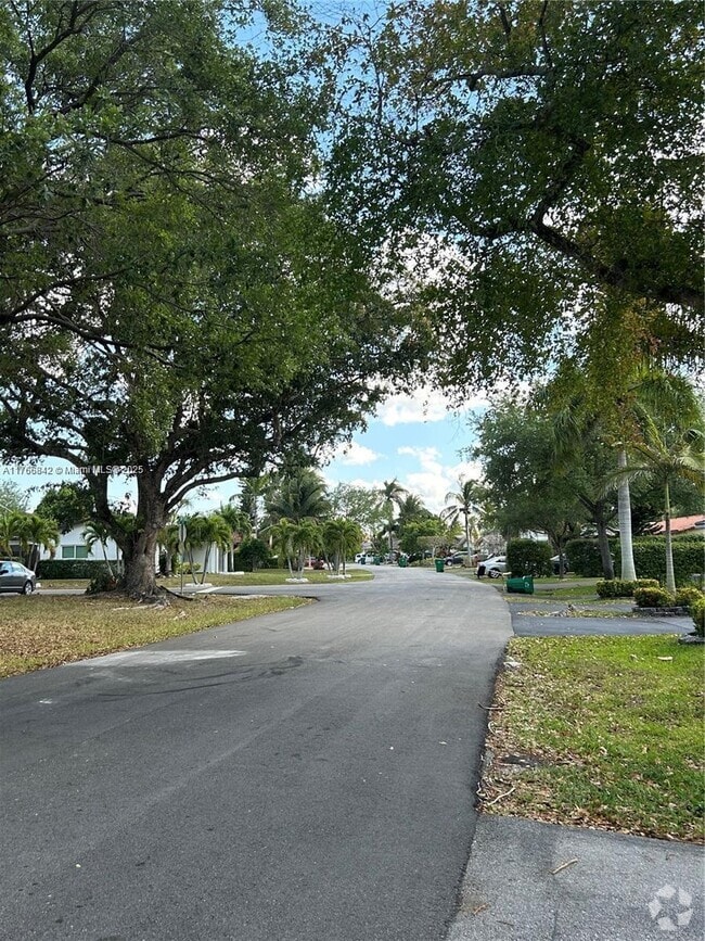 Building Photo - 3890 NW 79th Ave