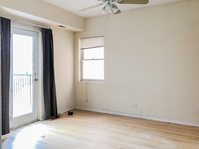 Foto del edificio - 2320 N Southport Ave