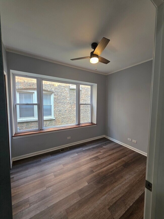 Building Photo - 1503 E 74th Pl