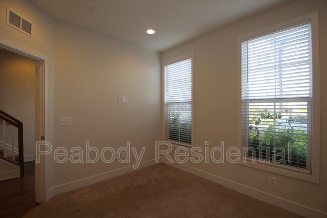 Foto del edificio - 6707 Upland Mnr Dr