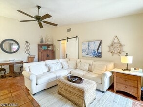 Building Photo - 1042 Oak Forest Dr