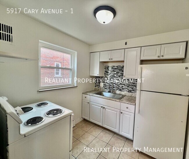 Foto del edificio - 5917 Cary Ave