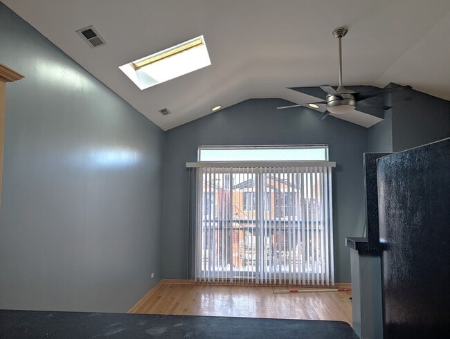 Building Photo - 515 S Campbell Ave