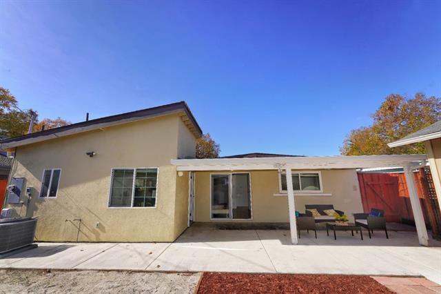 Foto del edificio - 1435 Bergin Pl