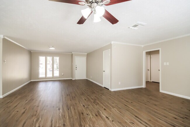 Foto del edificio - 2210 Dristone Dr