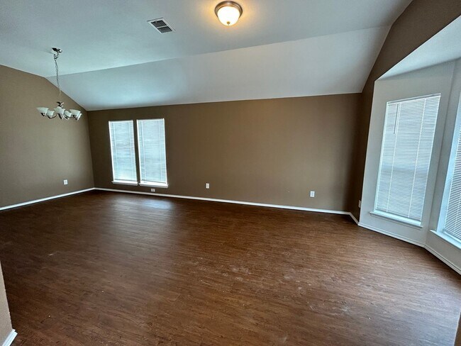 Foto del edificio - 4 Bedroom home in Burleson ISD
