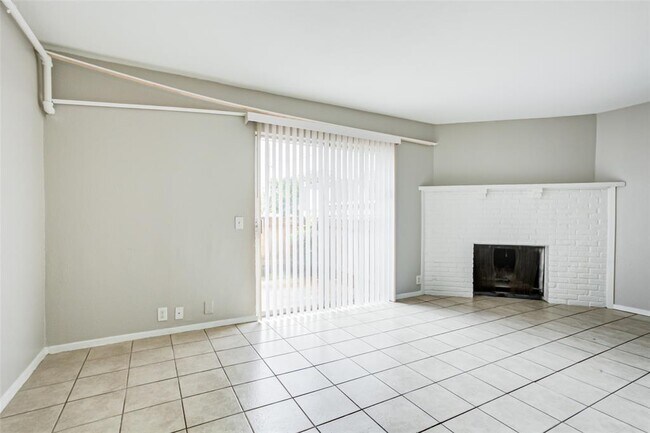 Foto del edificio - 100 Highland Park Ct