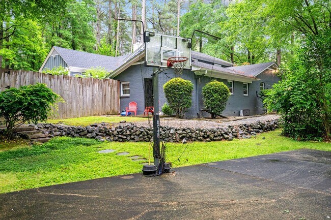 Foto del edificio - Charming 1 Bedroom Home near Duke University