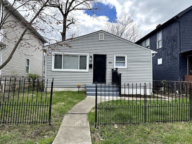 Building Photo - 861 E 4th Ave