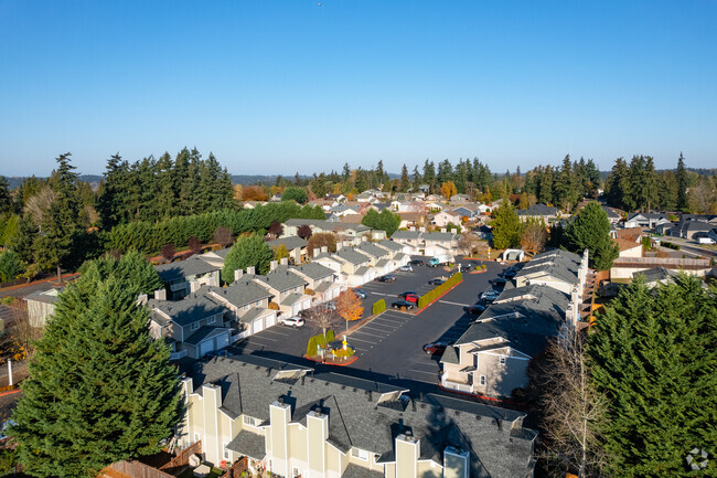 Building Photo - Lakeside Townhomes