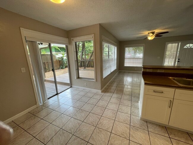 dining area - 14739 Morning Dr