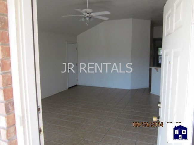 Foto del edificio - 309 Jeff Gordon Dr