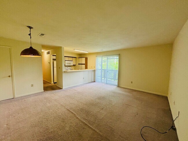 Foto del edificio - 3 Bedroom 2 Bathroom Condo