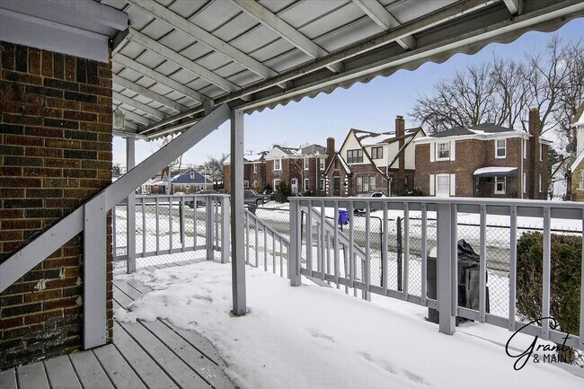 Building Photo - 13932 Roselawn St