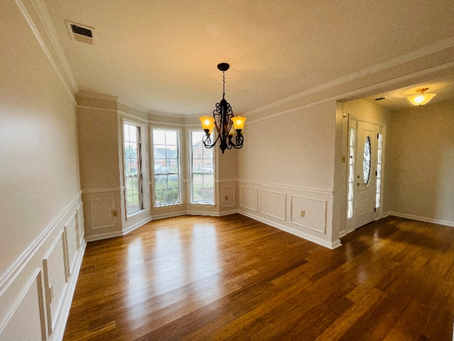 Building Photo - 6402 Persimmon View Dr
