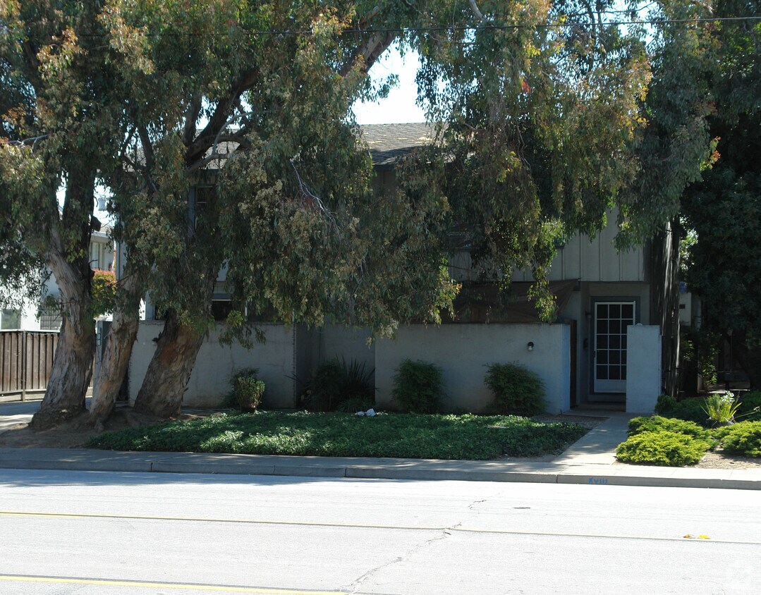 Foto principal - 630 Hollenbeck Ave