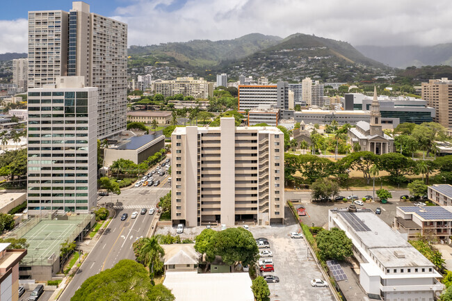 Aerial Photo - Punahou Circle Apartments