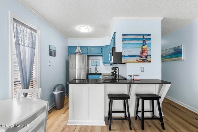 Foto del edificio - Fully Furnished Condo Available Short Term