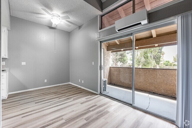 2BR, 1BA - 1,040SF - Dining Room - Rollingwood