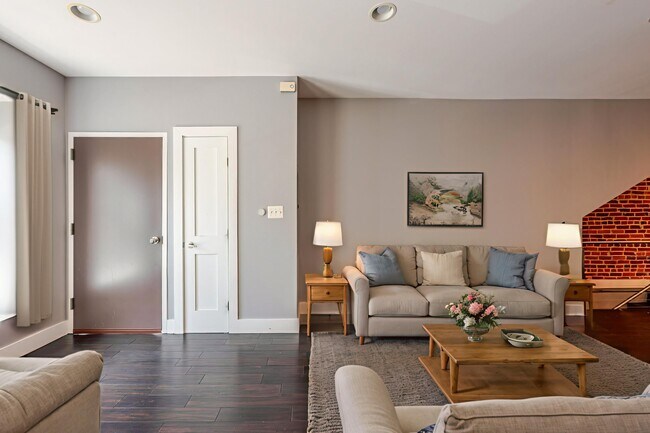 Foto del edificio - 3528 13th St NW
