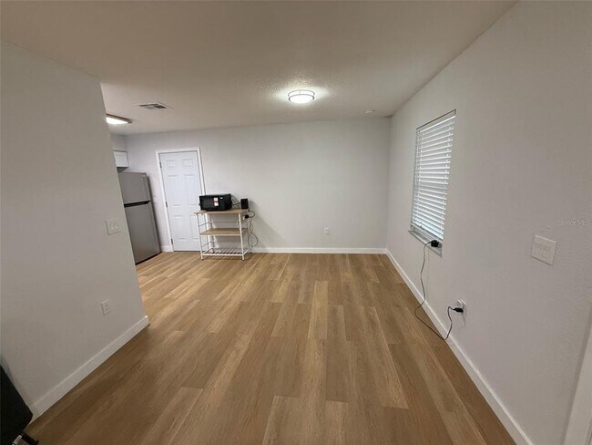 Foto del edificio - 6214 Denson Dr