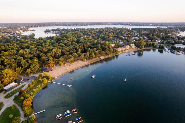 Foto del edificio - 169 Gateway Dr