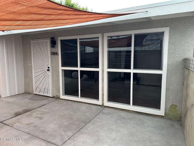 Foto del edificio - 1244 Devon Ln