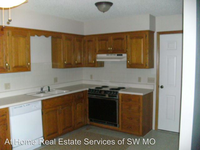 Building Photo - 1207 N Viola St