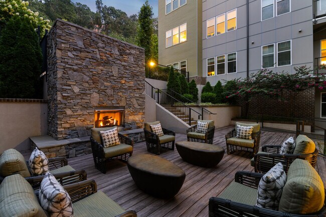 Building Photo - Beaucatcher Flats