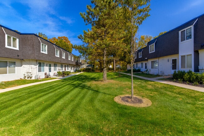 Foto del edificio - Windsor Forest Townhomes