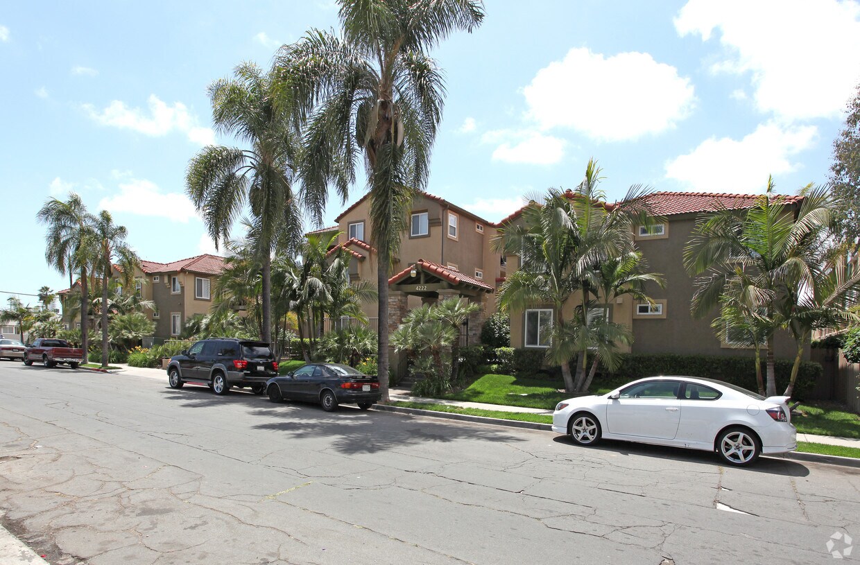 Building Photo - 4222 Menlo Ave