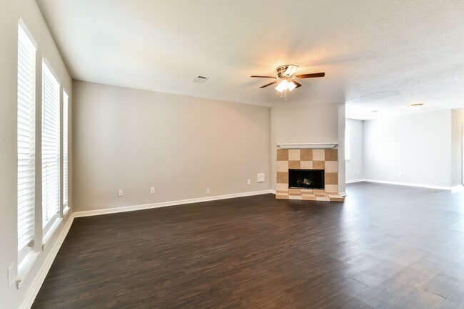Foto del edificio - 16114 Purpleridge Ct