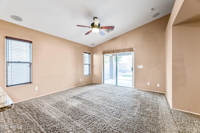 Foto del edificio - 41284 W Cahill Dr