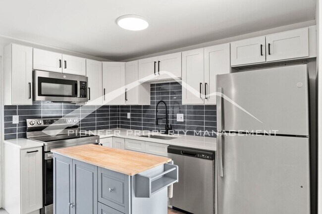 Building Photo - 4-Bed/ 2 bath Home with Large Carport, 1 C...