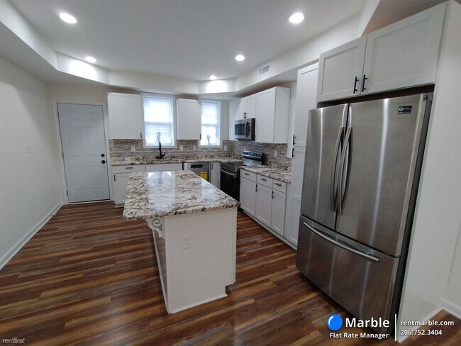 Building Photo - 3 br, 2.5 bath Townhome - 3725 Reisterstow...