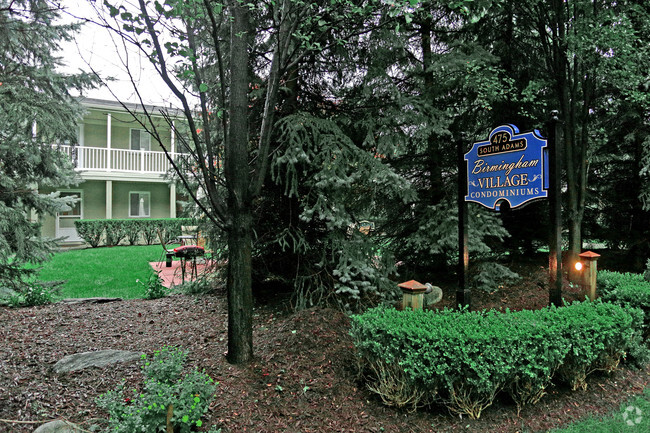 Foto del edificio - Birmingham Village Condominiums