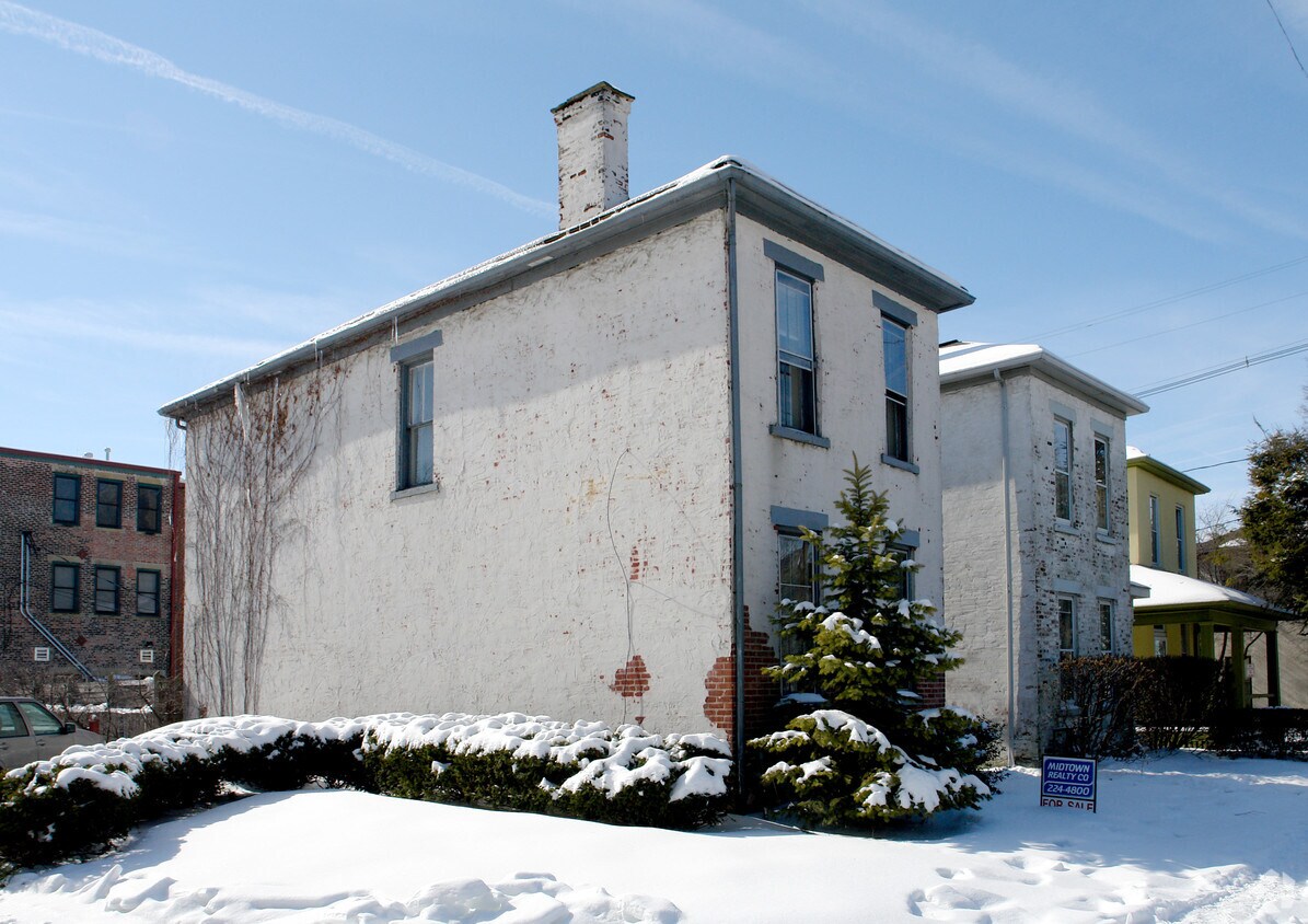 Building Photo - 35 E Lincoln St