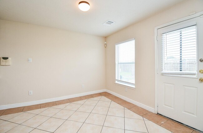 Foto del edificio - 6626 Barker Bend Ln