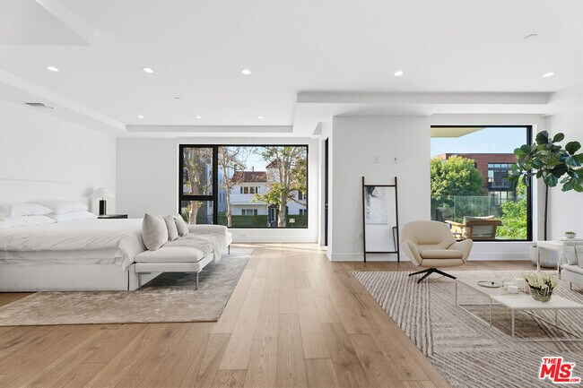 Foto del edificio - 725 Croft Ave