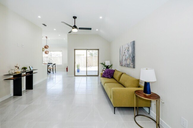 Foto del edificio - 418 Cinnamon Teal Loop