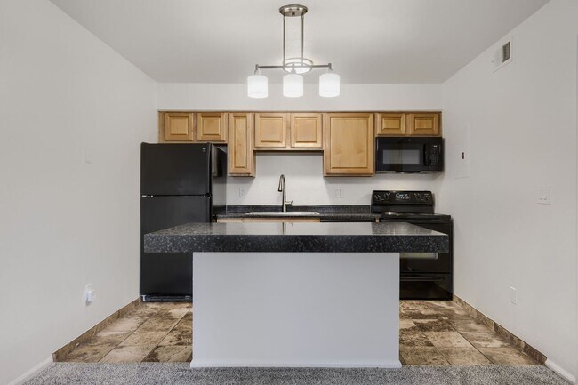 Building Photo - Updated 1 Bedroom Condo Near DTC Available Now