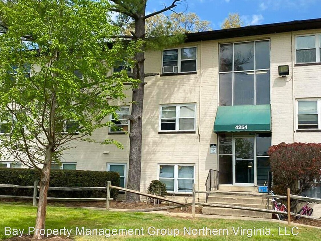 Primary Photo - 2 br, 1 bath House - 4254 Buckman Rd Unit 4