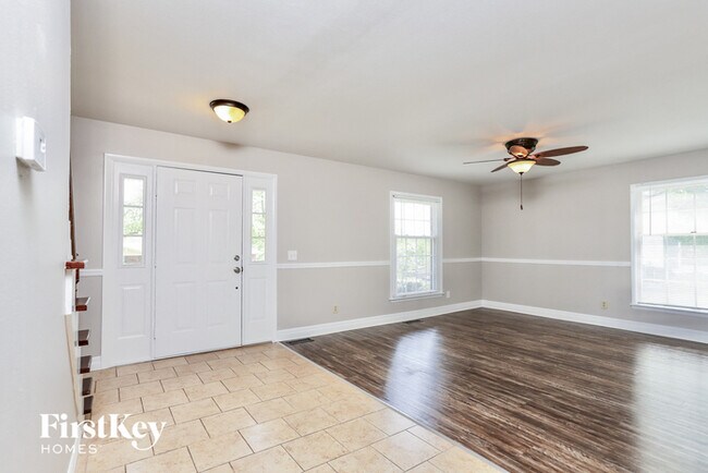 Building Photo - 2905 Blanchette Dr