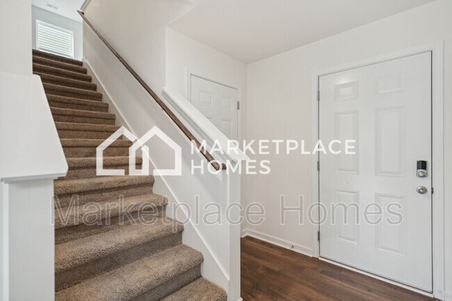 Foto del edificio - 487 Cox Hollow Rd