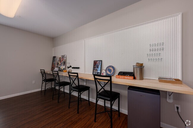 Estación de trabajo en la sala comunitaria - Madison Lofts