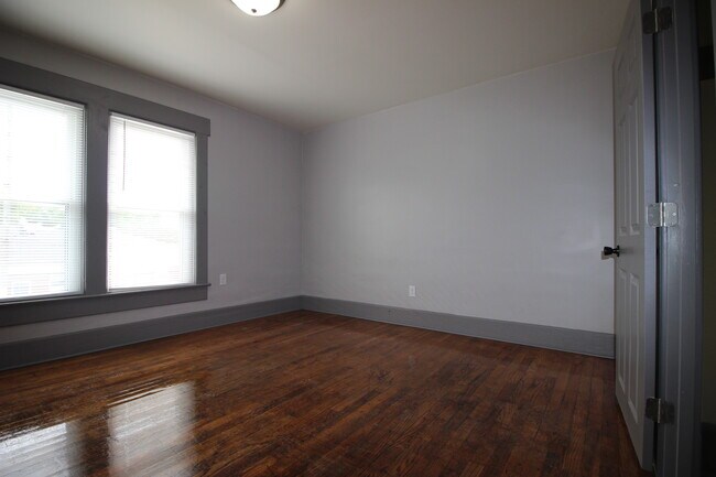 Building Photo - 1412 Shelby St