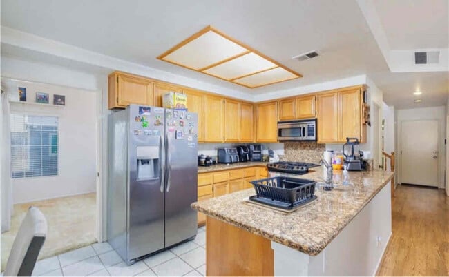 Building Photo - 23604 Tarara Dr