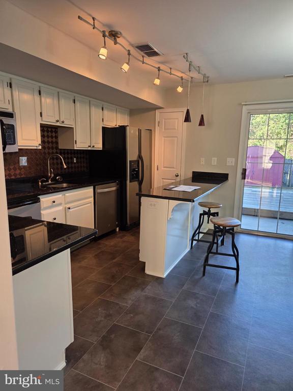 Foto del edificio - 208 Fieldstone Ln