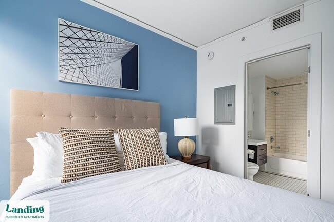 Building Photo - 933 McGee St